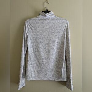 Free Country Gray And White Base Layer Patterned Top Women's Size Small